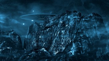 UFO Seen By 100+ People Hovering In The California Sky For Five Minutes Sparks Alien Concerns