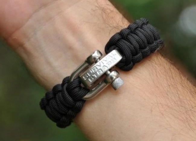 wounded-warrior-project-paracord-bracelet