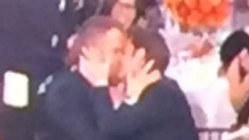 Ryan Reynolds And Andrew Garfield Kissed While Ryan Gosling Was Accepting Award At 2017 Golden Globes