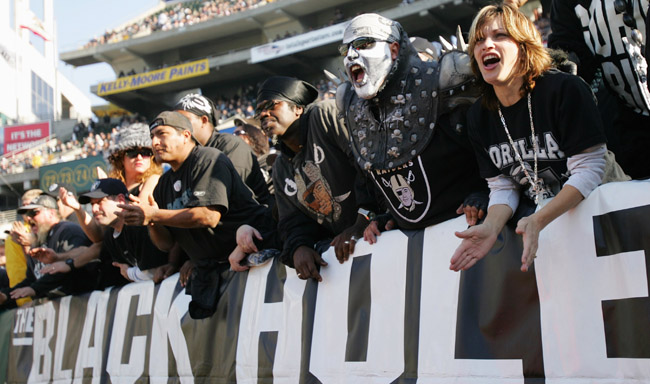 With Vegas move on horizon, Raiders fans are torn between staying loyal and  moving on – The Denver Post