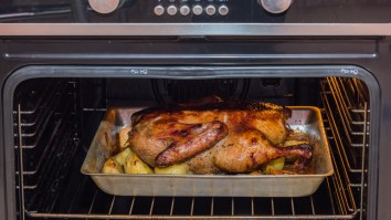 I Just Found Out That Drawer Underneath The Oven ISN’T FOR STORAGE And Everything I Know About Life Is A Lie