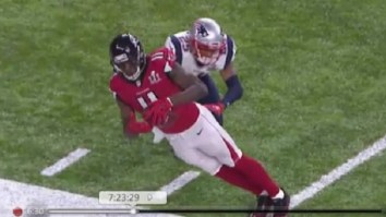 Julio Jones Makes Absurd Sideline Catch During Super Bowl Because Julio Jones Is A Beast