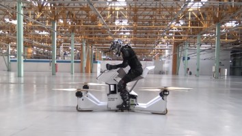 Here’s The World’s First REAL Hoverbike In Action, Proof That The Future Is Now