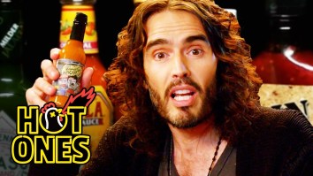 Comedian Russell Brand Ate The World’s Hottest Buffalo Wings, Gains Consciousness On Another Level