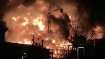 A MASSIVE 5-Alarm Fire Burned 10 Buildings In Raleigh Last Night With Sky High Flames