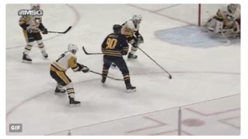 Sidney Crosby Just Scored The Most Ridiculous Hockey Goal Of All Time With One Hand