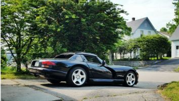 This ‘Honest’ Craigslist Listing For A Dodge Viper Is Perfect In Every Possible Way
