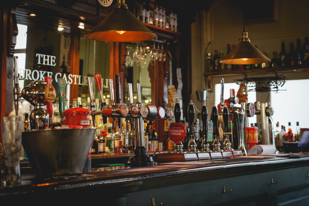 most pubs visited world record English Pub