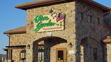 Guy On Twitter Reveals The Craziest Olive Garden Story Ever After Going On A Date With An Olive Garden GM