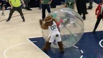 Utah Jazz Mascot LEVELS Clippers Fan Who Pushed A Kid On Court