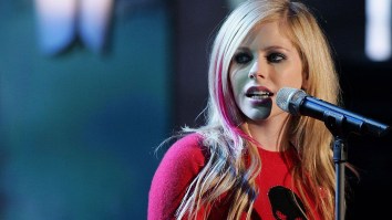 The Internet Is Relentlessly Trolling Avril Lavigne With Conspiracy Tweets That She’s Dead