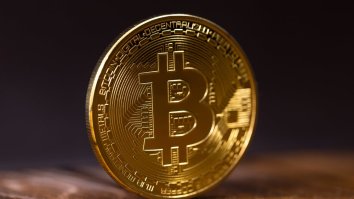 Bitcoin Plummets And Loses $30 Billion Of Value In 24 Hours, Other Cryptocurrencies Also Falling