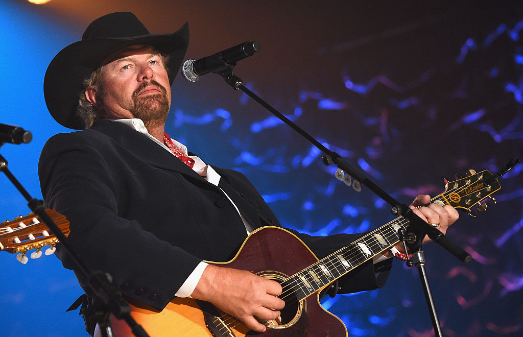 Toby Keith Is Performing The Lamest Concert Ever: A Booze-Free, Men ...