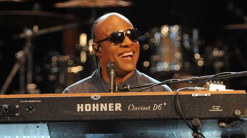 Guy On Twitter Starts Comprehensive Thread On Pop Culture Conspiracy Theory That Stevie Wonder Isn’t Blind