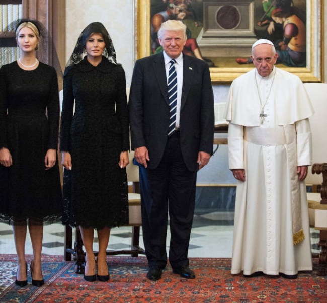 trump pope francis photo twitter memes
