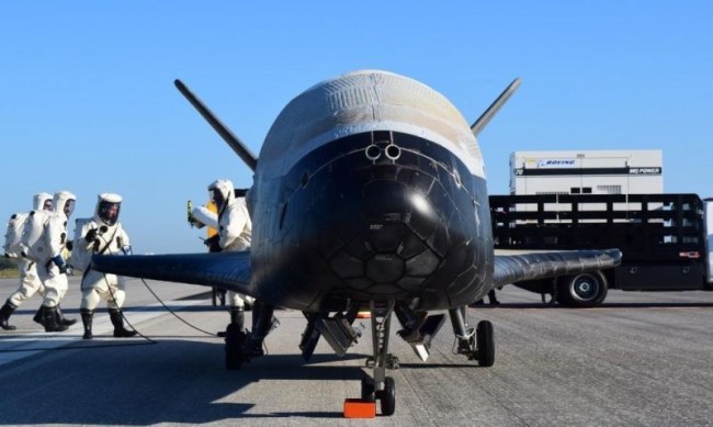 X-37B spaceplane pic