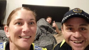 Awesome Cops Took A Selfie With A Drunk Guy So He Would Know How He Got Home In The Morning