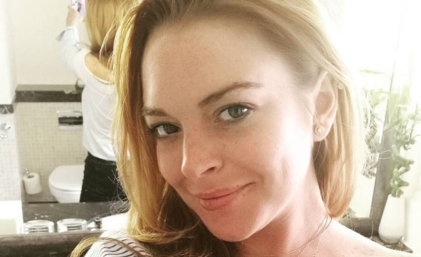 lindsay-lohan-tweeted-a-birthday-invite-to-britney-spears-and-paris