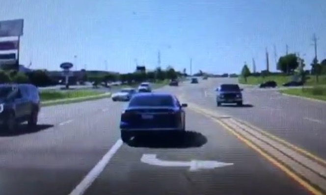 Hero Sees Driver Having A Seizure In Heavy Traffic Jumps Through The Car S Window To Save Them