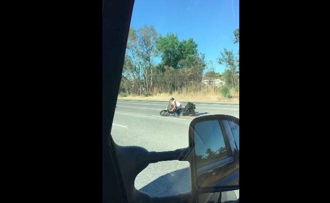Motorcyclist Survives ‘Death Wobble’ On The Highway, Slides It Out On