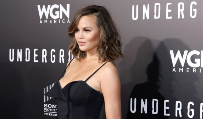 chrissy teigen live tweeted naked dating show