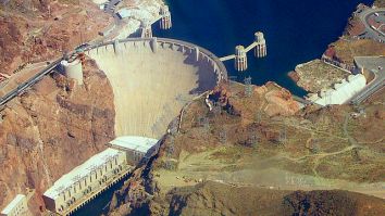 First Man To Swim Across Hoover Dam Reservoir Was Drunk Guy On A Bender Who Was Later Arrested