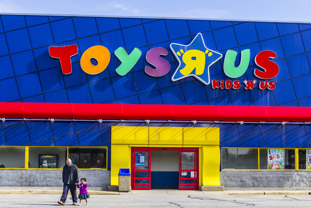 Toys R Us Huge Liquidation Sales Begin Today, Here's What You Need To