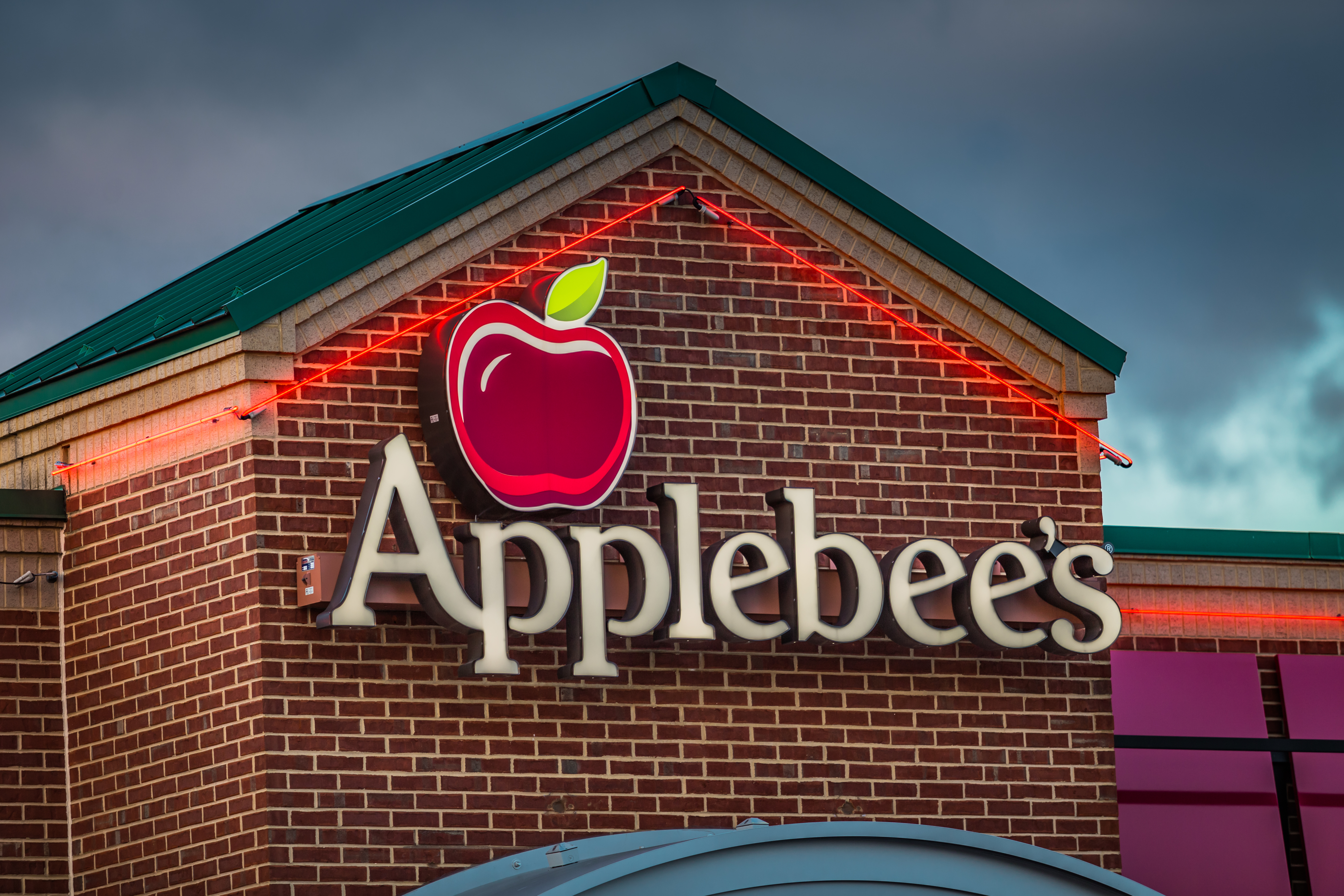 Applebee's Is Offering All-You-Can-Eat Riblets And Chicken Tenders For