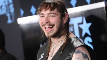Post Malone Tries To Smash A Guitar During ‘Rockstar’ And Struggles Like A Weak Toddler