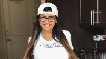 Mia Khalifa And The Pittsburgh Steelers Are Taking Shots At Each Other On Twitter