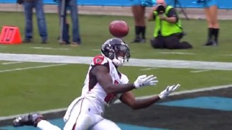 Falcons WR Julio Jones Embarrassingly Drops Wide Open Touchdown Pass On 4th Down