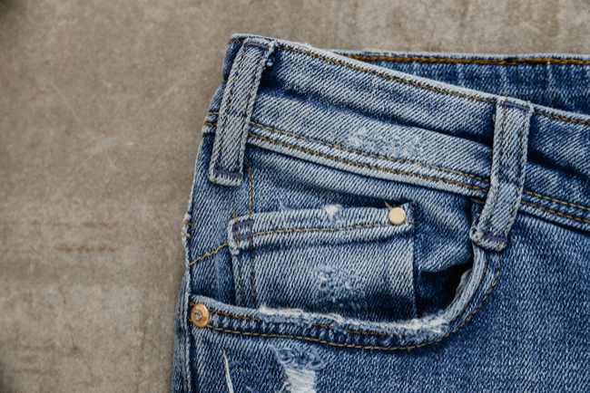Карманы в джинсах