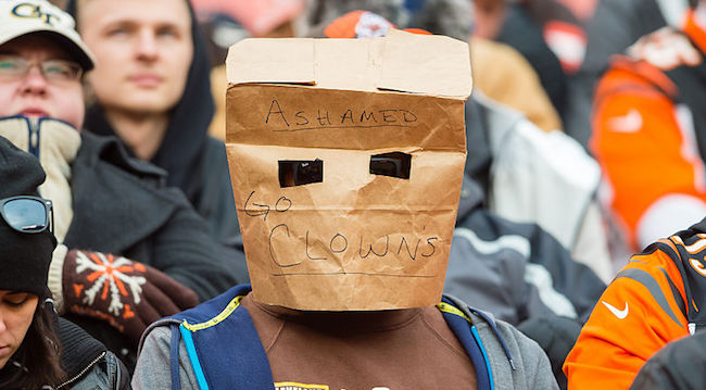 Browns fans stage parade for winless season