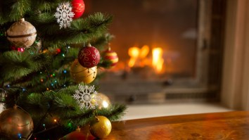 Experts Say Putting Your Christmas Decorations Up Early Can Make You Happier