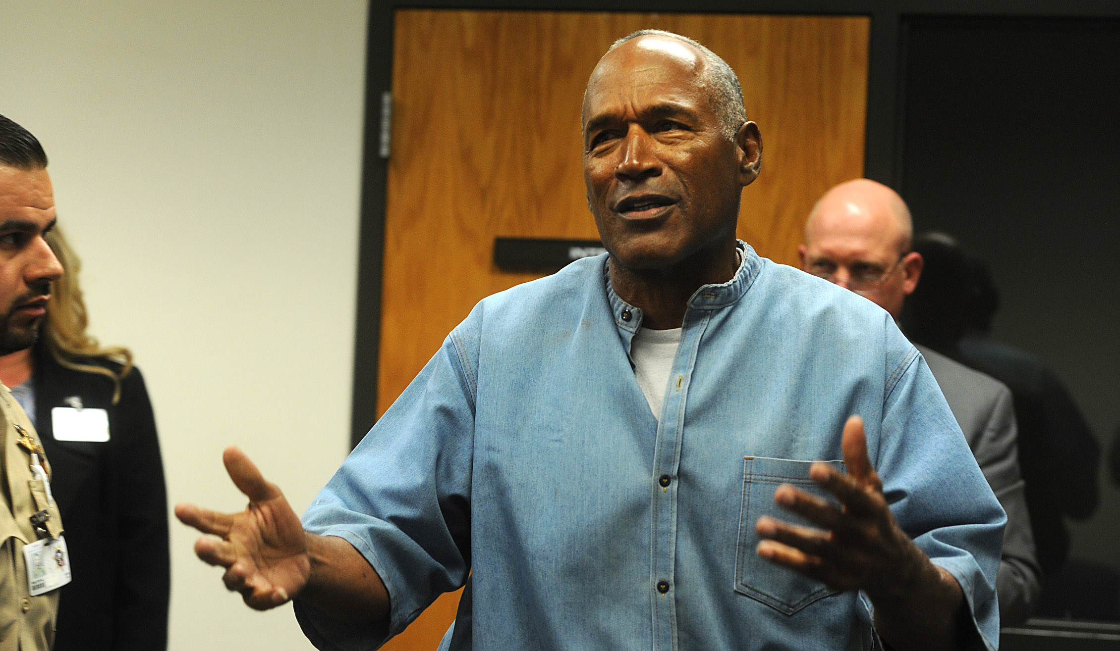 O.J. Simpson Met TrickOrTreaters On Halloween While Dressed Up In
