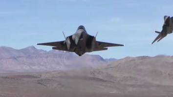 Photographers See Crazy Intense Flyover By Dutch Air Force F35 Planes In Death Valley