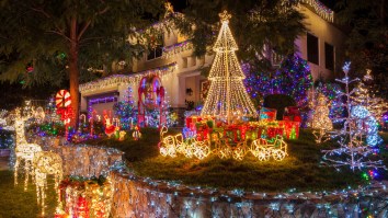 Woman Receives Electric Bill For Hundreds Of Billions Of Dollars, Blames Her Christmas Lights