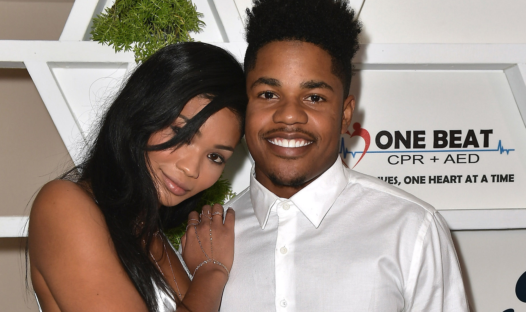 Giants' Sterling Shepard kisses influencer girlfriend in video