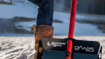This Packable DMOS Stealth Shovel Might Save Your Back And Your Ass
