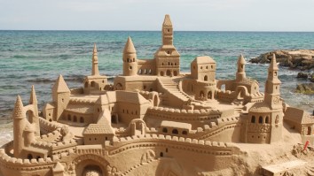 This Guy Who’s Been Living In A Sand Castle For The Past 22 Years Is The Hero We Need Right Now