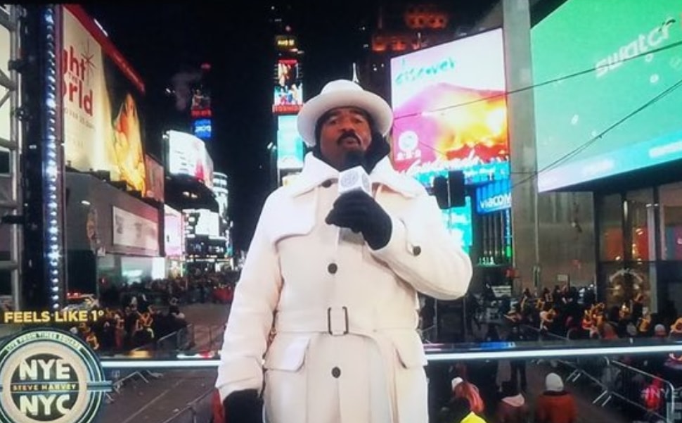 Steve Harvey Got Ruthlessly Roasted For His Super Extra New Year's Eve ...