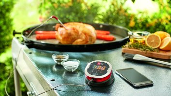 Weber iGrill 2 Thermometer Keeps An Eye On Your Meat With The Help Of A Smartphone