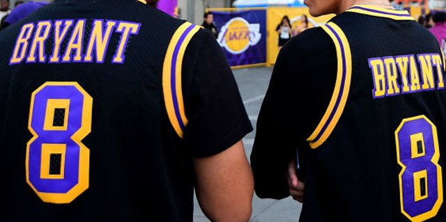 Hawks Twitter Trolled Lakers Fans Jerseys