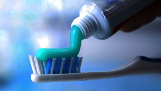 Twitter Is Having A VERY Passionate Debate The Proper Way To Apply Toothpaste To Your Toothbrush