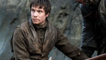 ‘Game Of Thrones’ Actor Joe Dempsie Is Afraid Of Getting Drunk And Telling People Spoilers