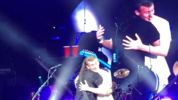 Dave Grohl ‘Adopts’ Fan During Foo Fighters Show – ‘I’ll Be Your Daddy’