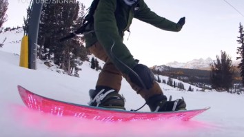 Programmable LED Snowboard Plays Pac-Man And Looks Awesome Shredding The Slopes At Night