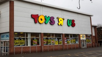 Police Shut Down Huge Rave In An Abandoned Toys ‘R’ Us Store, Partiers Didn’t Wanna Grow Up