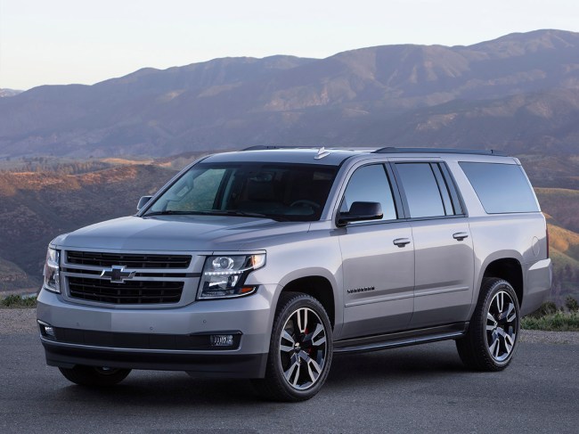 The 2019 Suburban RST Performance Package features a 420-hp, 6.2