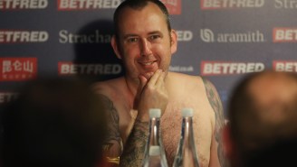 Snooker Player Wins World Title And Shows Up To Press Conference Butt Naked After Bet He Made With Himself